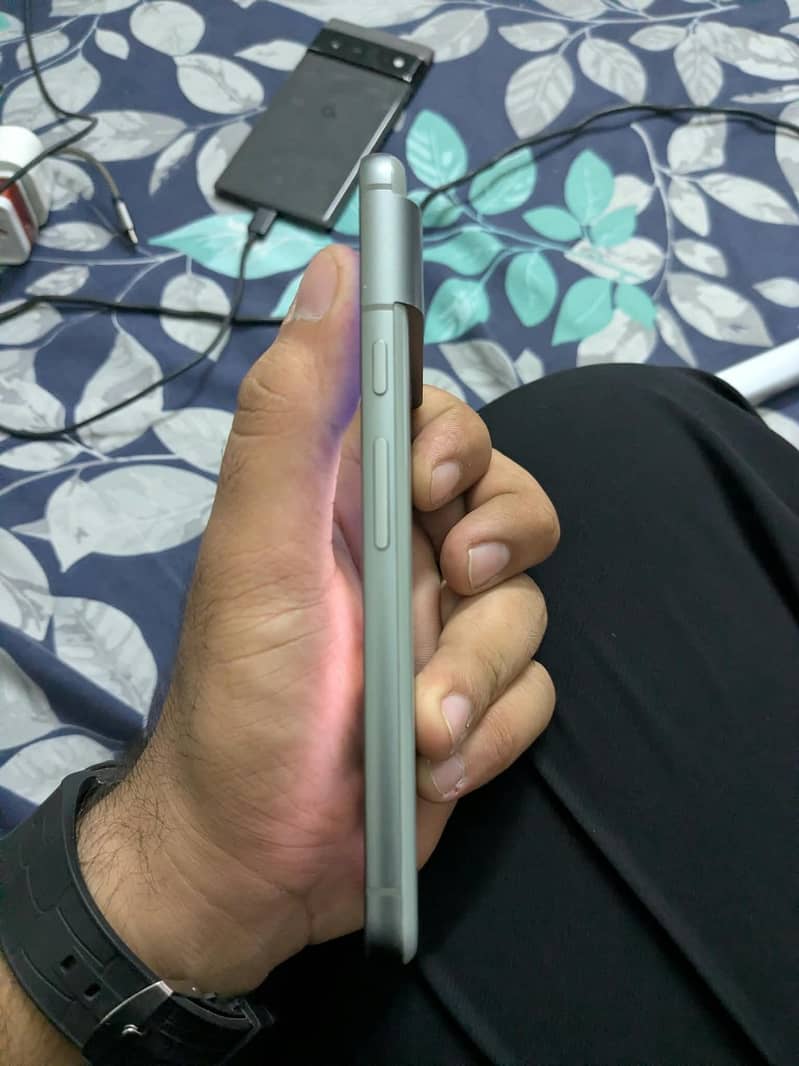 Google Pixel 8 3