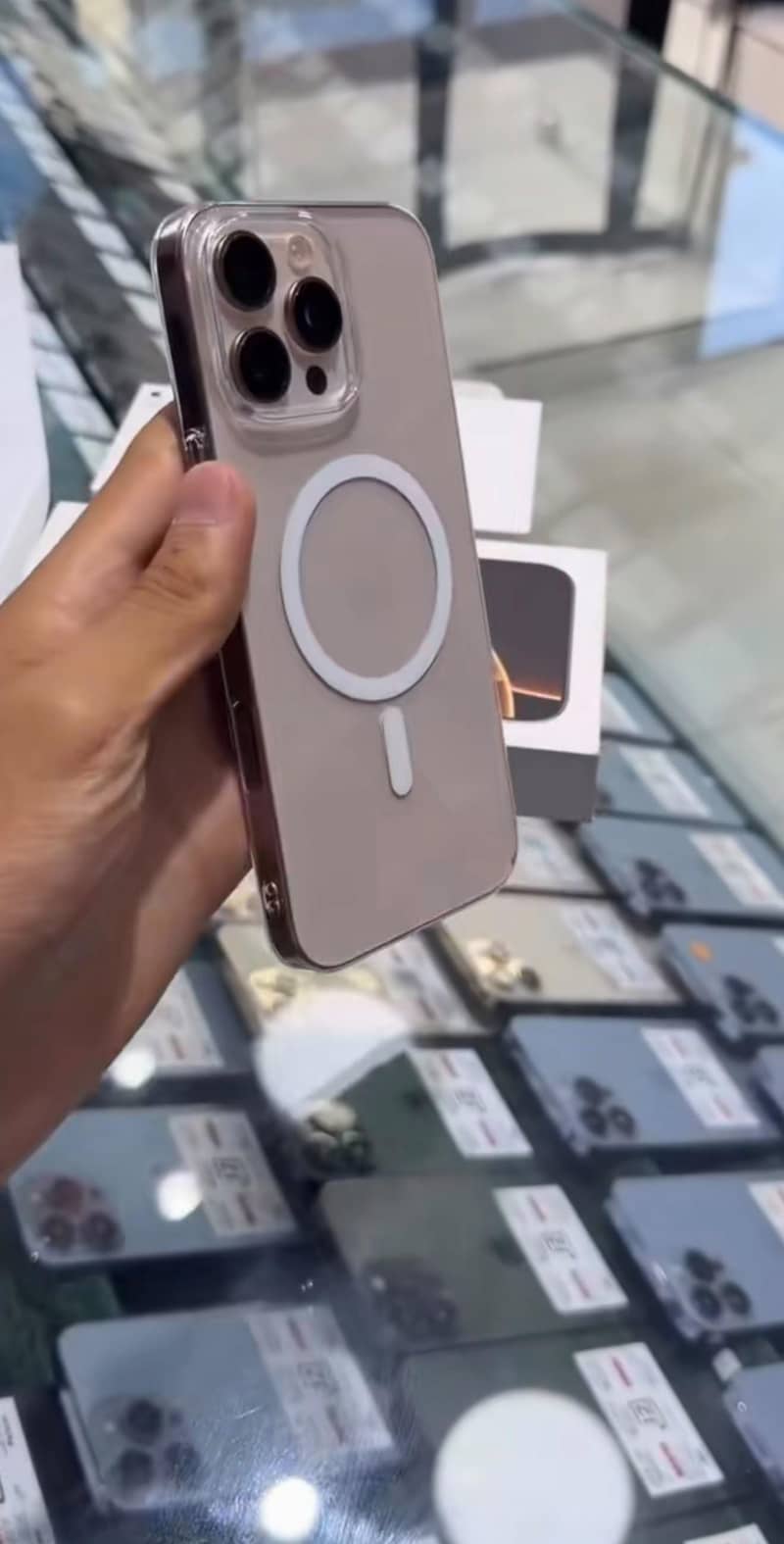 Apple iPhone 16 Pro Max 1