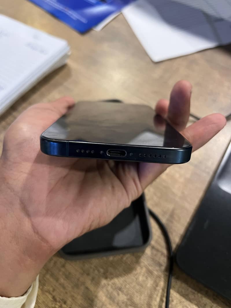Apple iPhone 15 Pro Max 7