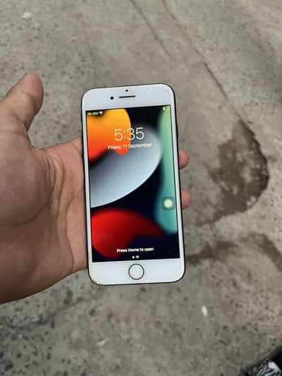 Apple iPhone 7
