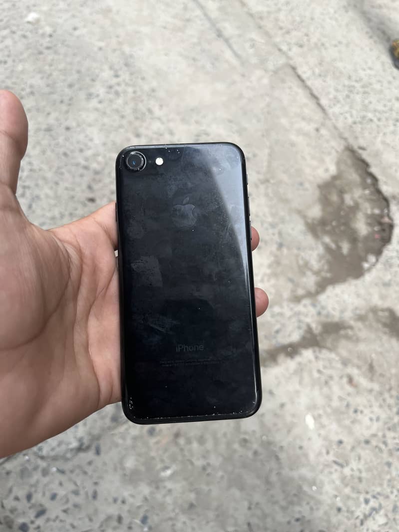 Apple iPhone 7 1