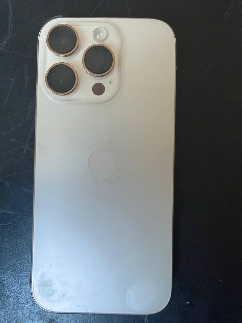 Apple iPhone 16 Pro 0