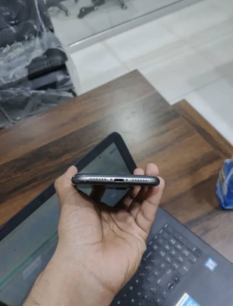 Apple iPhone 11 1