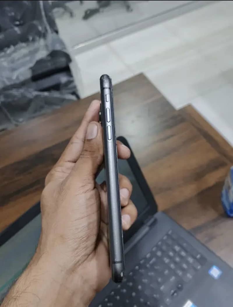 Apple iPhone 11 2
