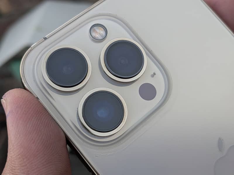 Apple iPhone 13 Pro 2