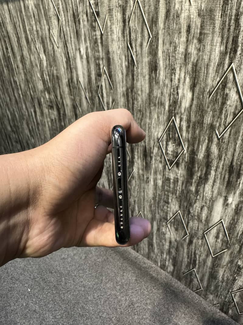 Apple iPhone 11Pro 2