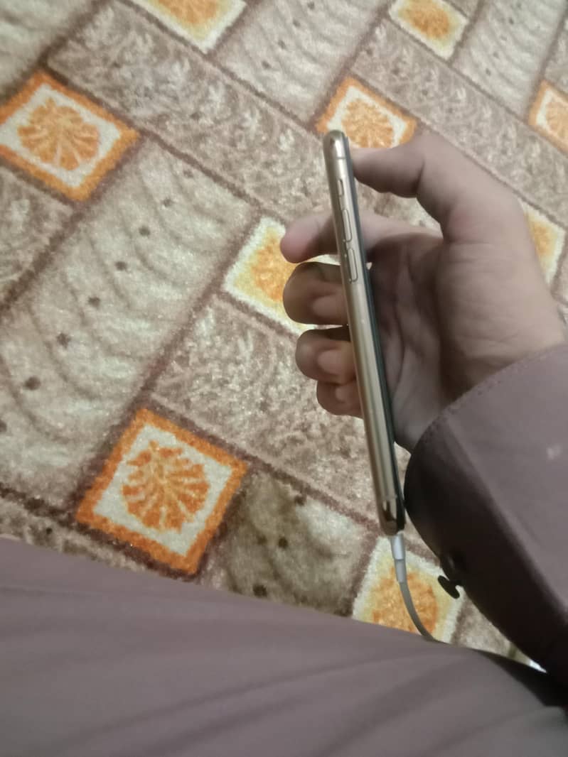 Apple iPhone 11 Pro 1