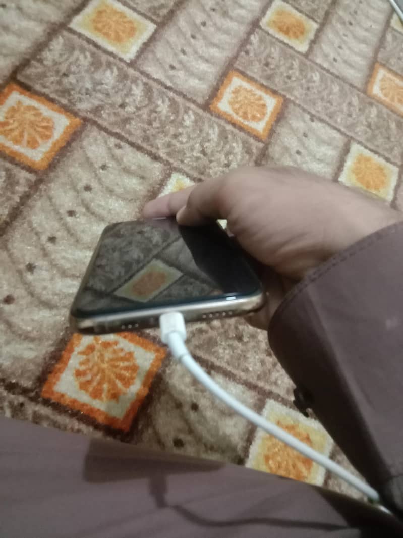 Apple iPhone 11 Pro 2