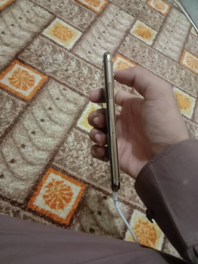 Apple iPhone 11 Pro 3