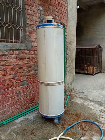 REW Conventional Storage Gas Water Heater / Geyser (Good Condition)