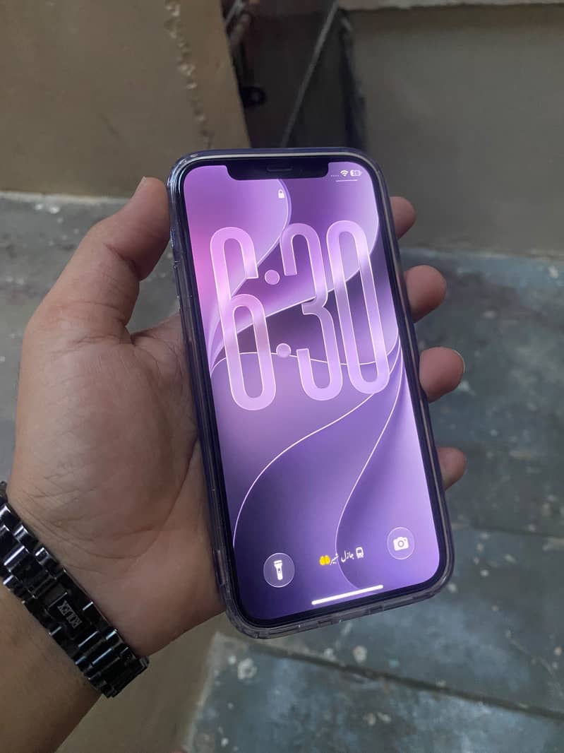 Apple iPhone 12 3