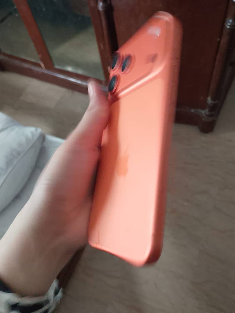 Apple iPhone 17 Pro Max 4
