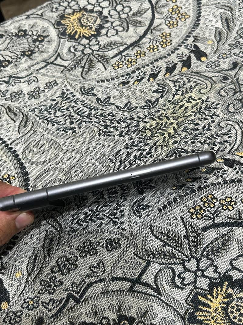Google Pixel 7 4