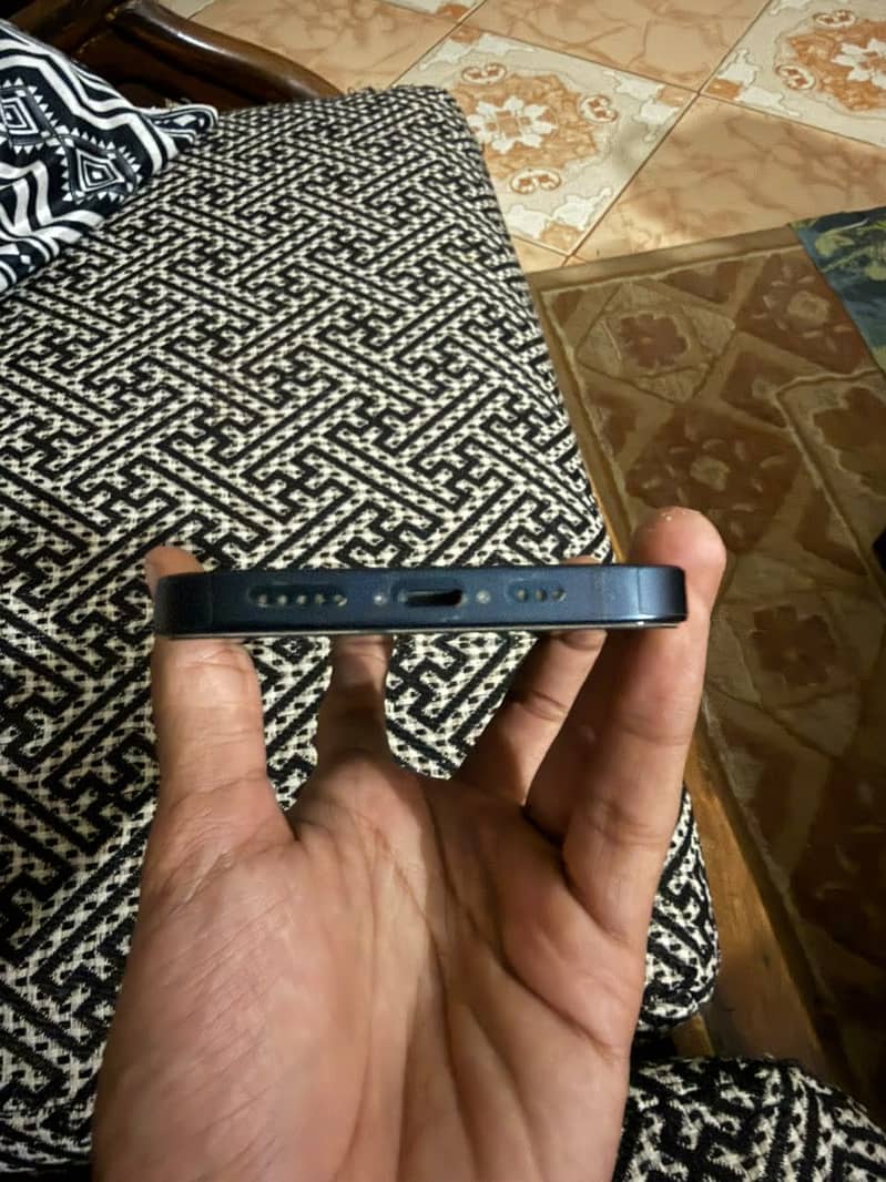 Apple iPhone 13 1
