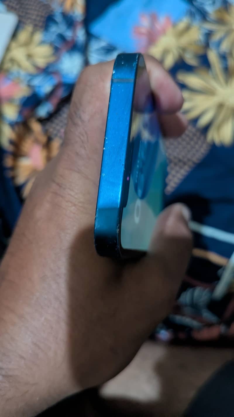 Apple iPhone 12 mini 6