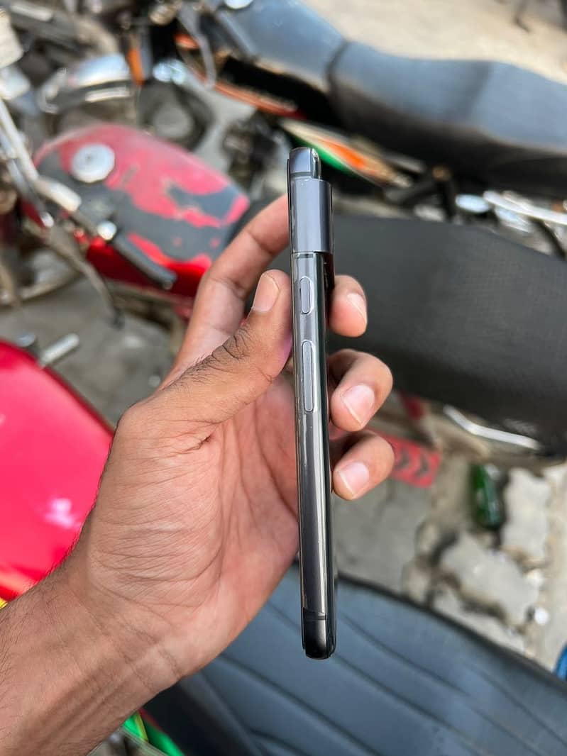 Google Pixel 8 3