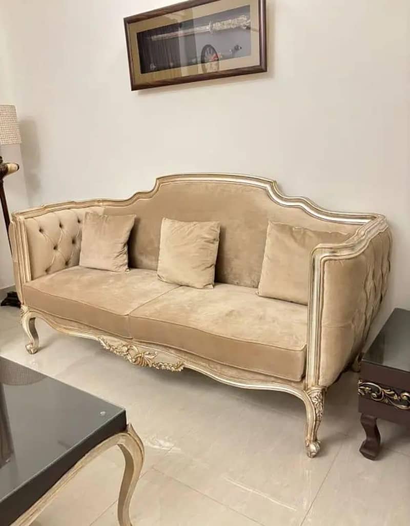 Five seaters sofa with center Table 2