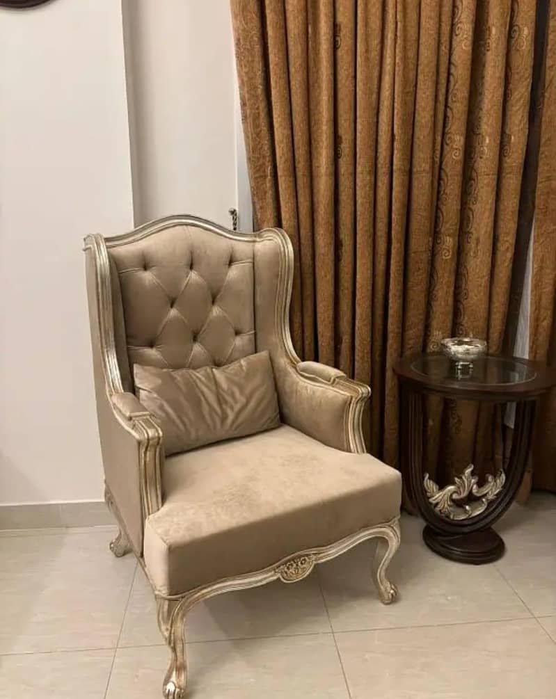 Five seaters sofa with center Table 4