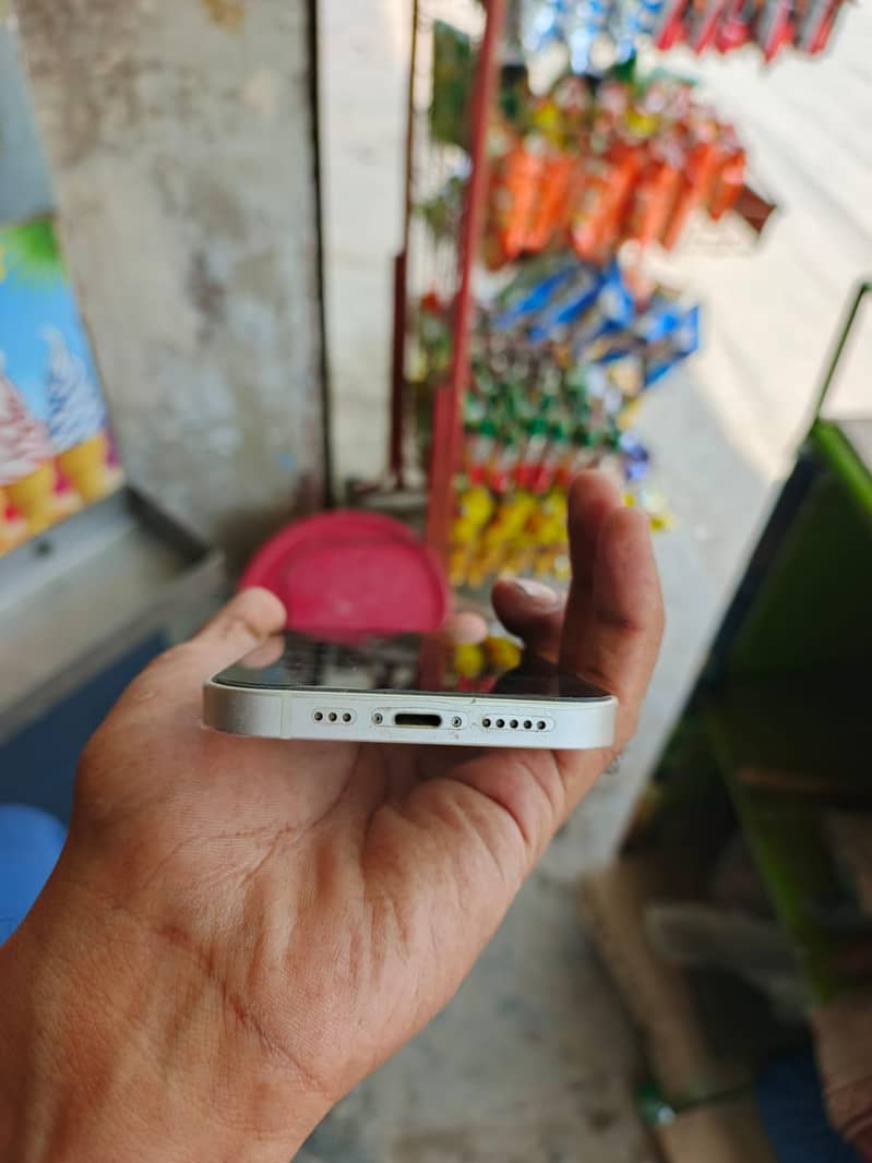 Apple iPhone 14 6