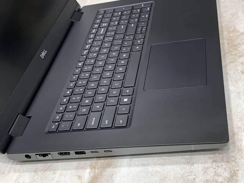 Dell Precision 7780 7