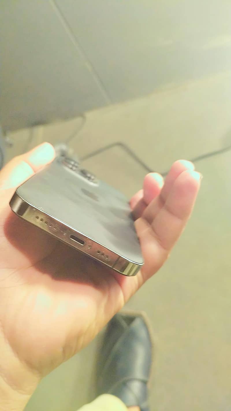Apple iPhone 13 Pro 2