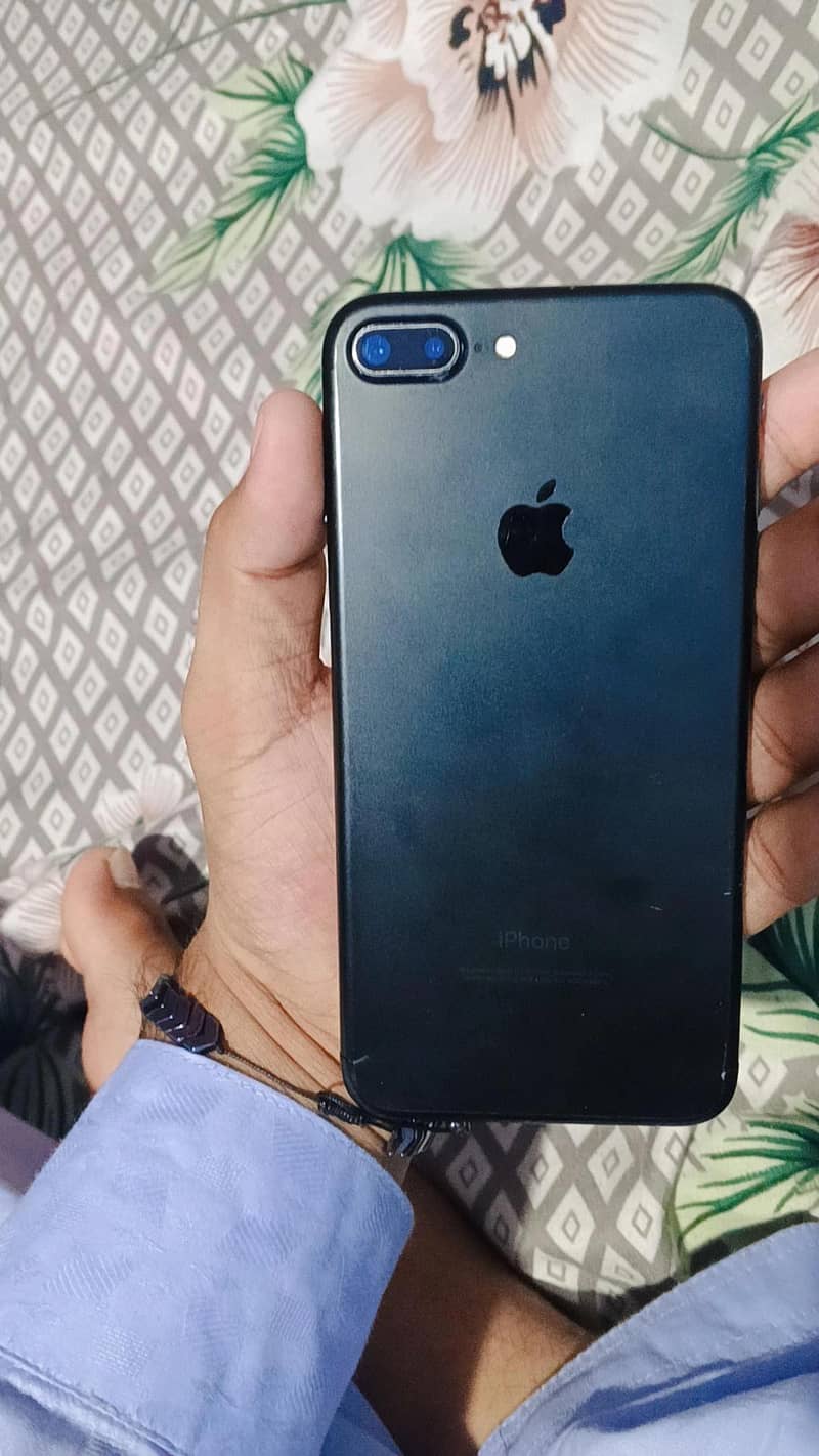 Apple iPhone 7 Plus 3