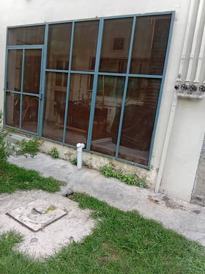 Urgent sale        Iron car shaid & gril jali+ iron gate