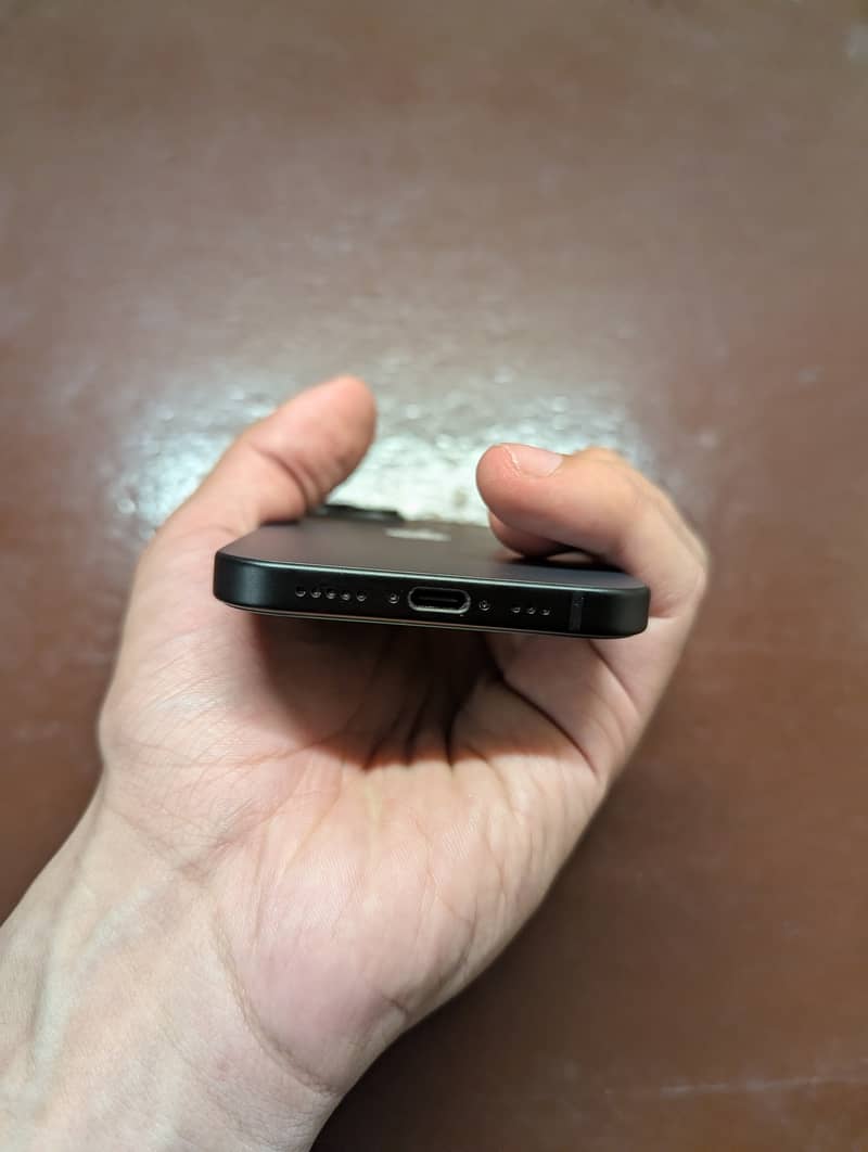 Apple iPhone 15 5