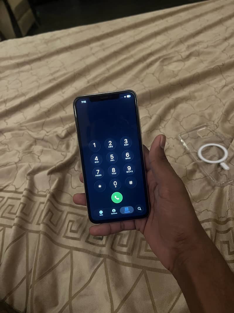 Apple iPhone 11 Pro Max 0