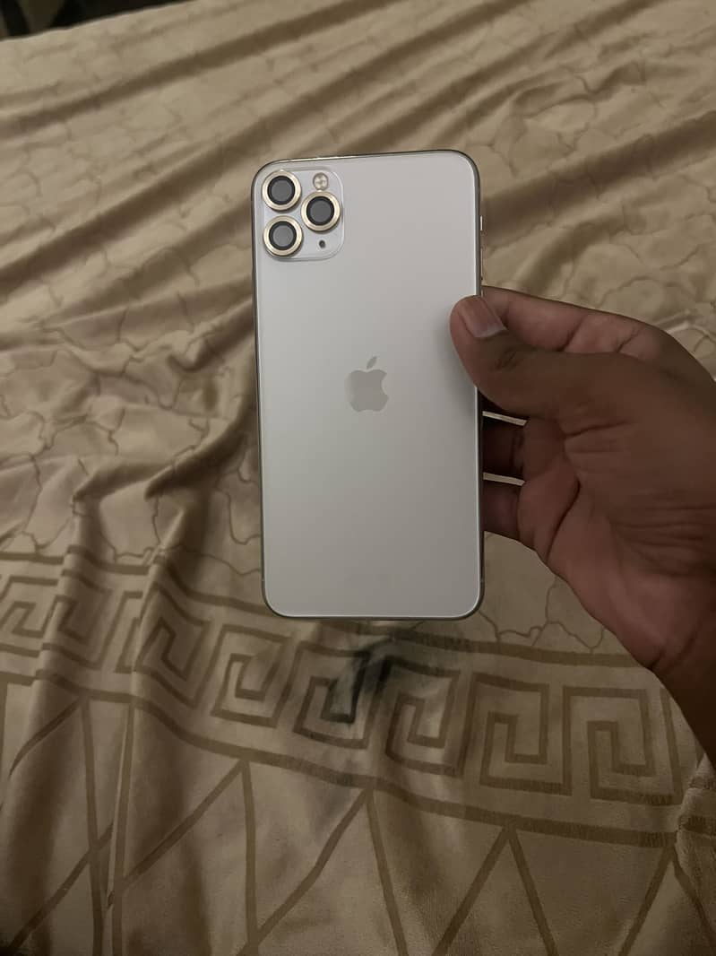 Apple iPhone 11 Pro Max 1