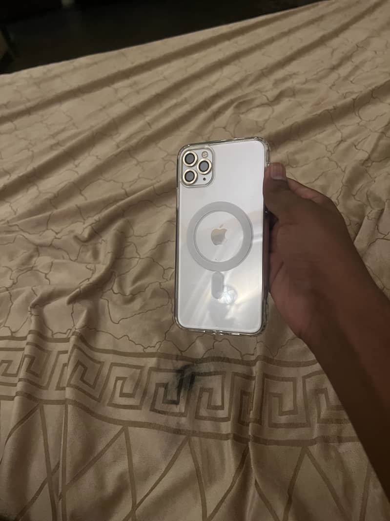 Apple iPhone 11 Pro Max 2
