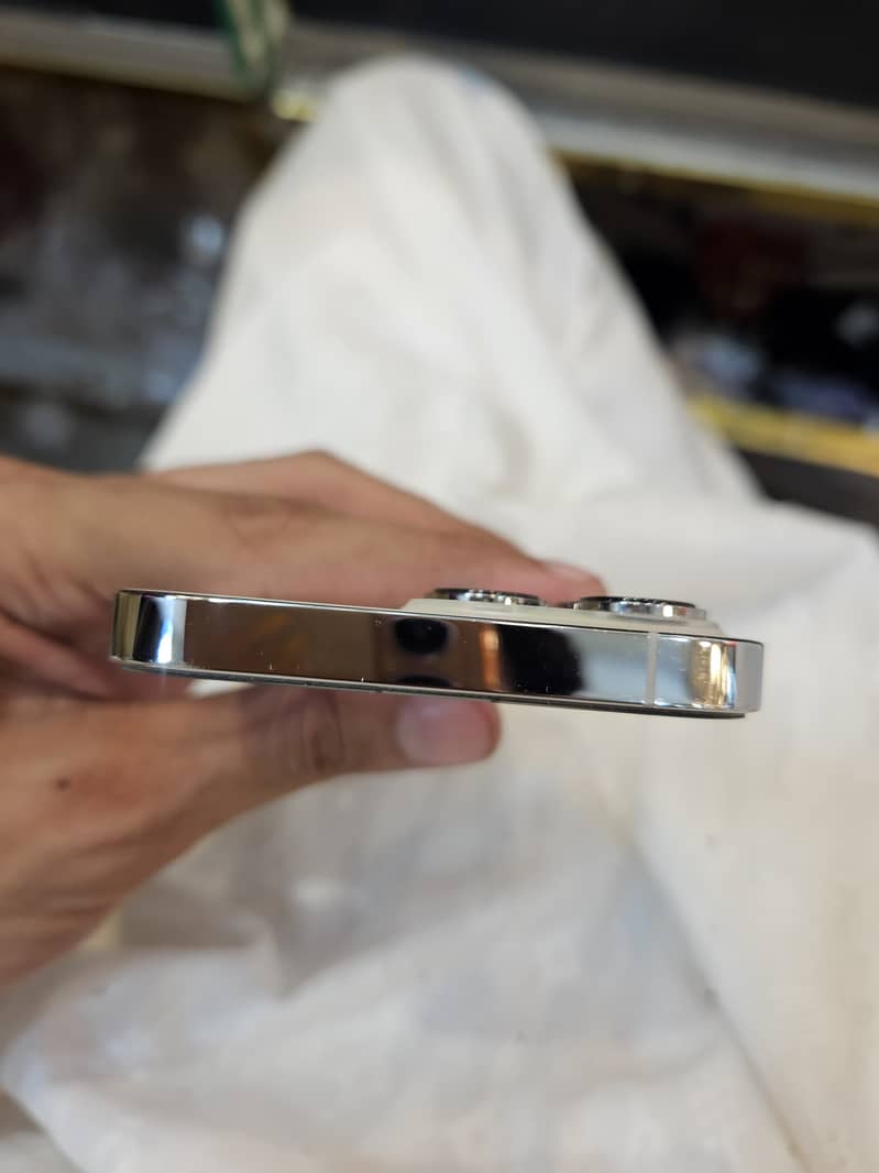 Apple iPhone 13 Pro 0