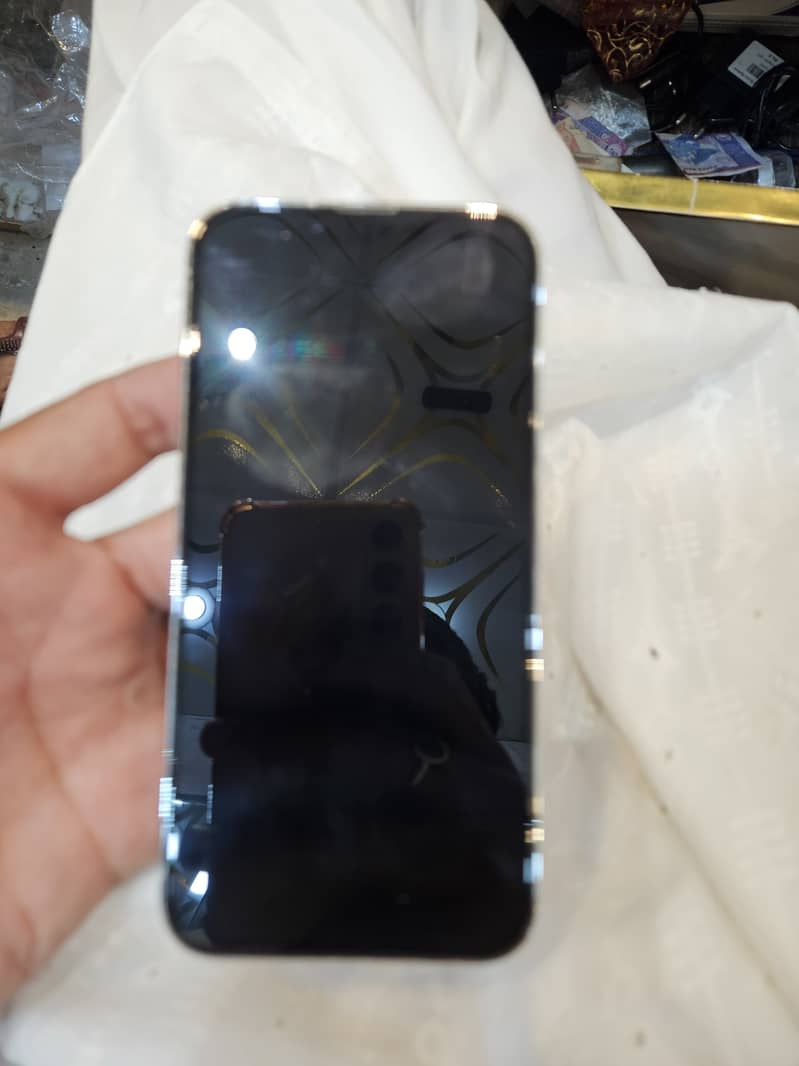 Apple iPhone 13 Pro 1