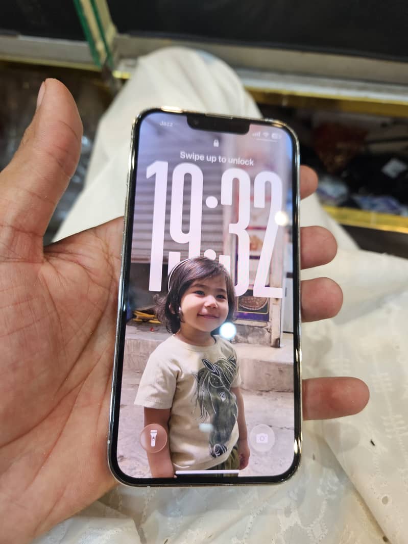 Apple iPhone 13 Pro 2