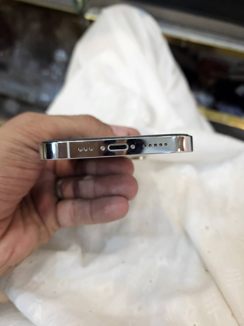 Apple iPhone 13 Pro 6
