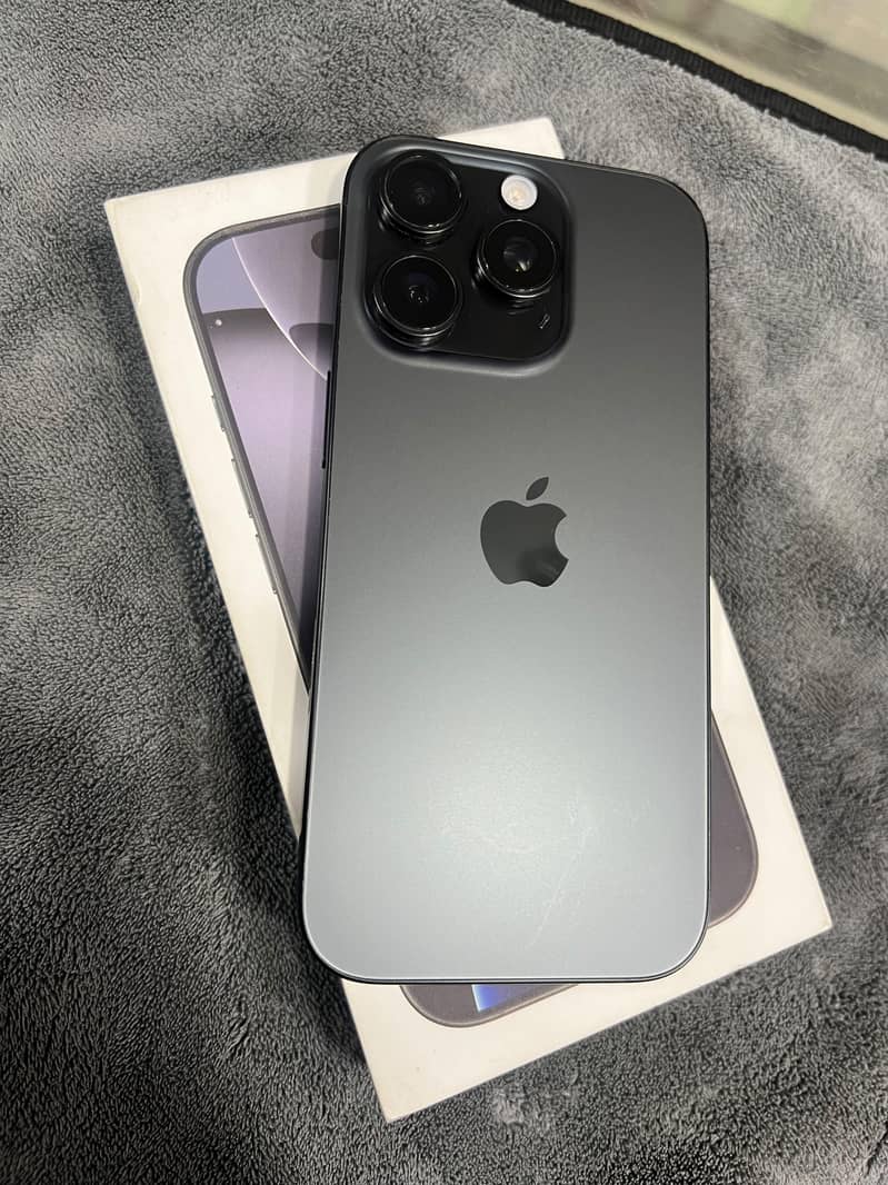 iPhone 16 Pro 0