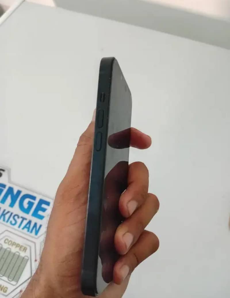 Apple iPhone 14 4