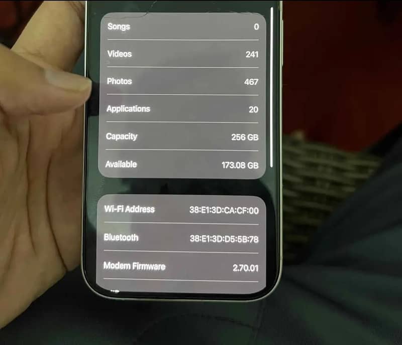 Apple iPhone 16 2