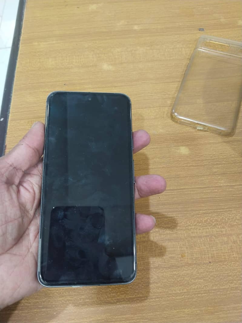 Google Pixel 8 4