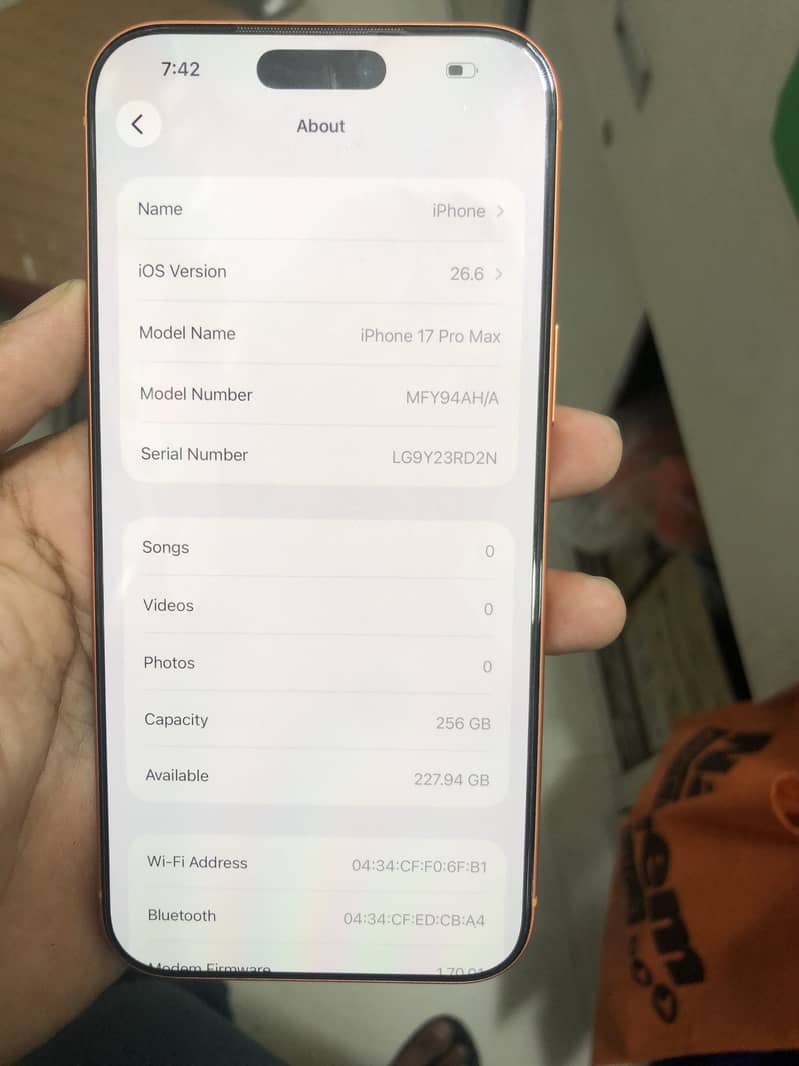 Apple iPhone 17 Pro Max 6