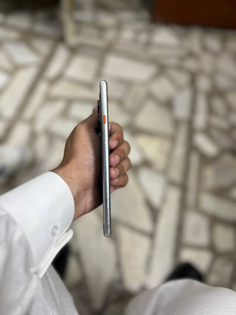 Tecno CAMON 40 13