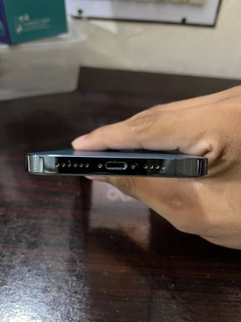 Apple iPhone 12 Pro Max 4