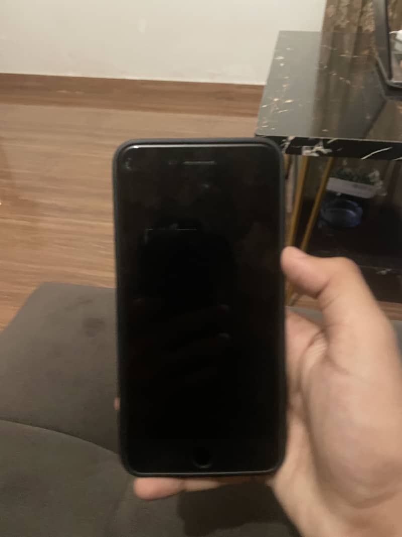 Apple iPhone 7 Plus 1