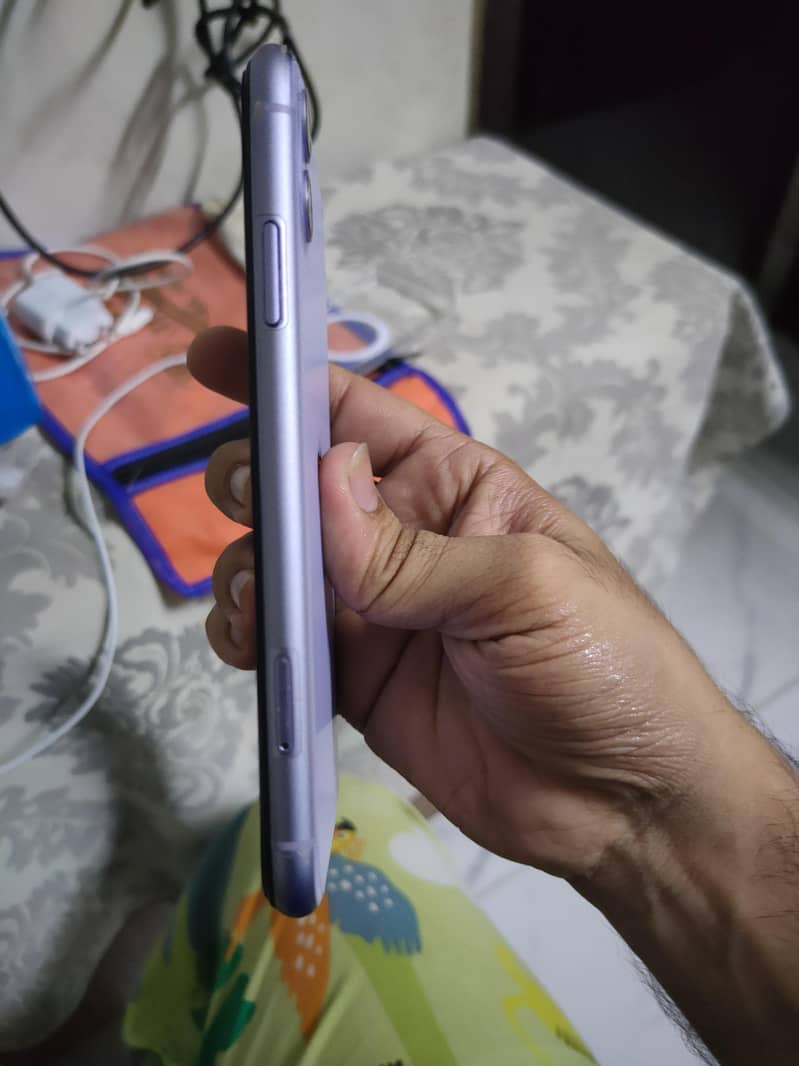 Apple iPhone 11 7