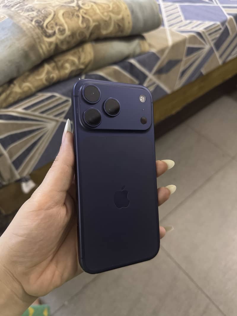 Apple iPhone 17 Pro Max 2