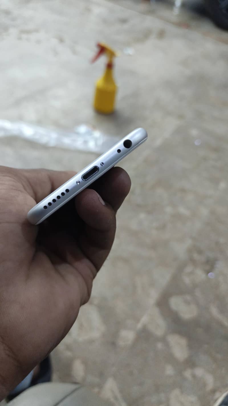 Apple iPhone 6 6