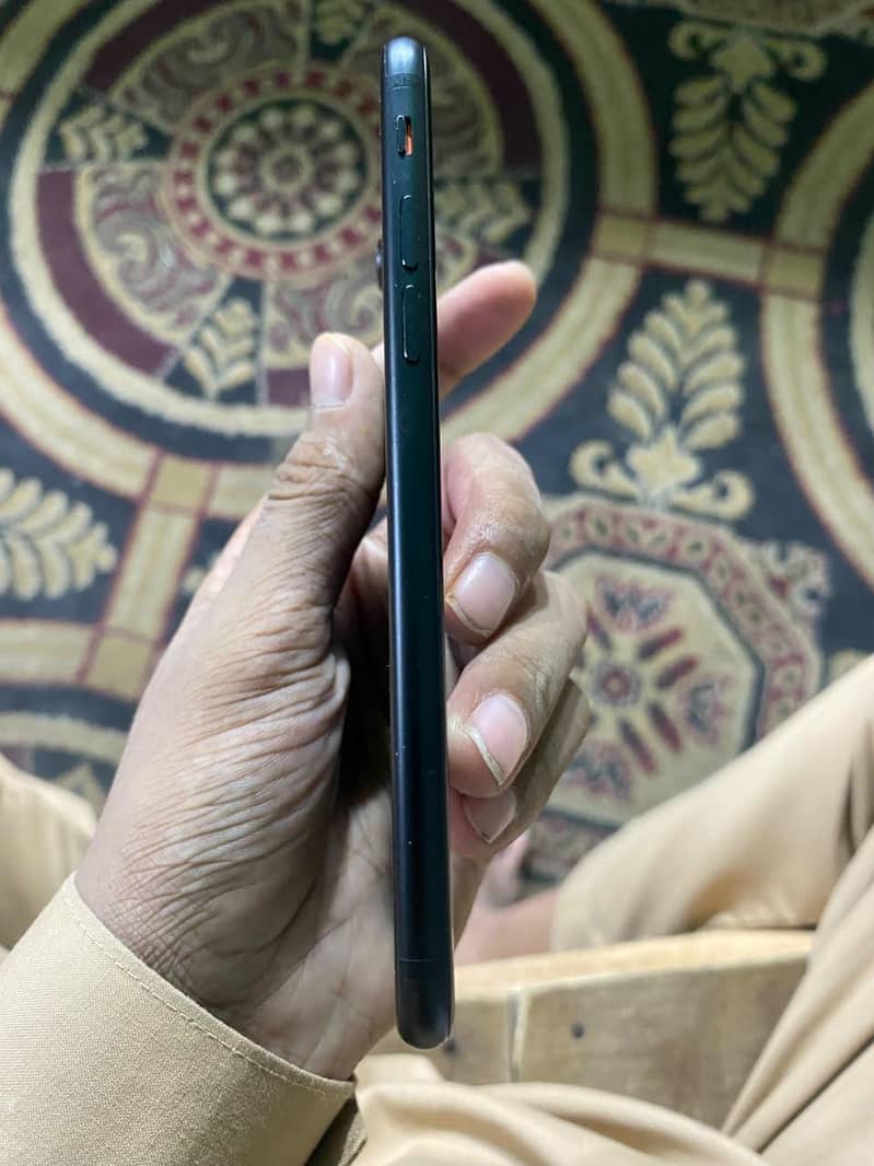 Apple iPhone 7 1
