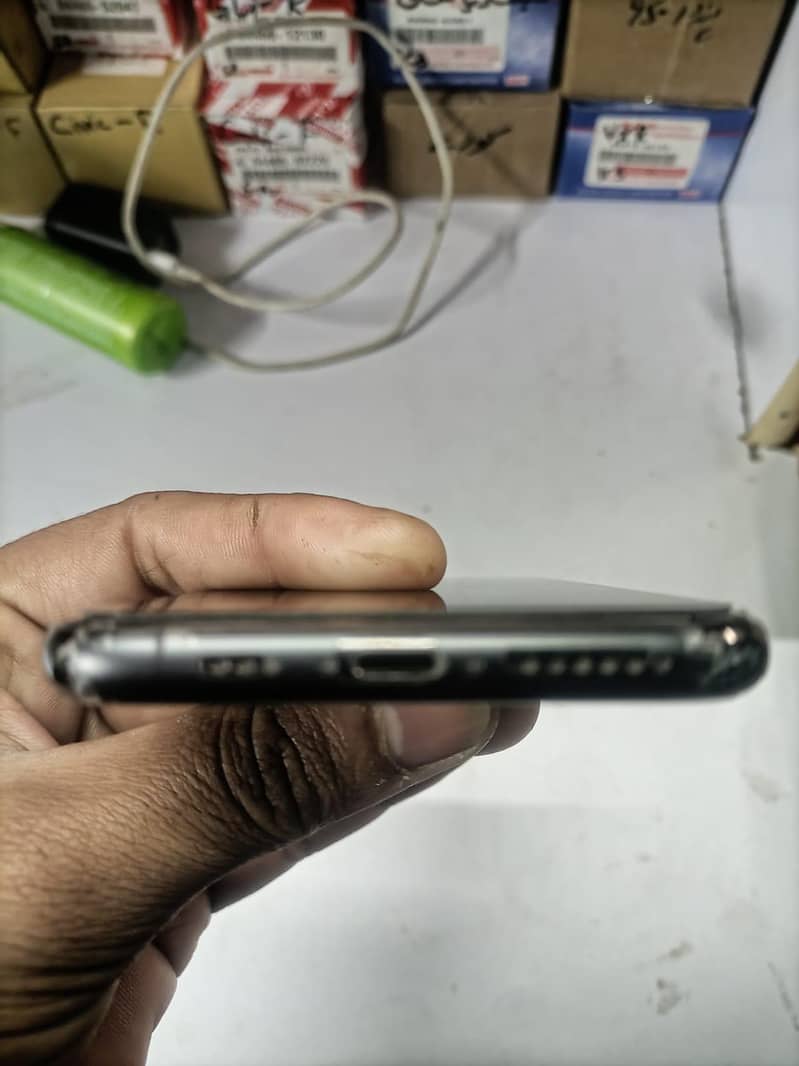 Apple iPhone 11 Pro 3