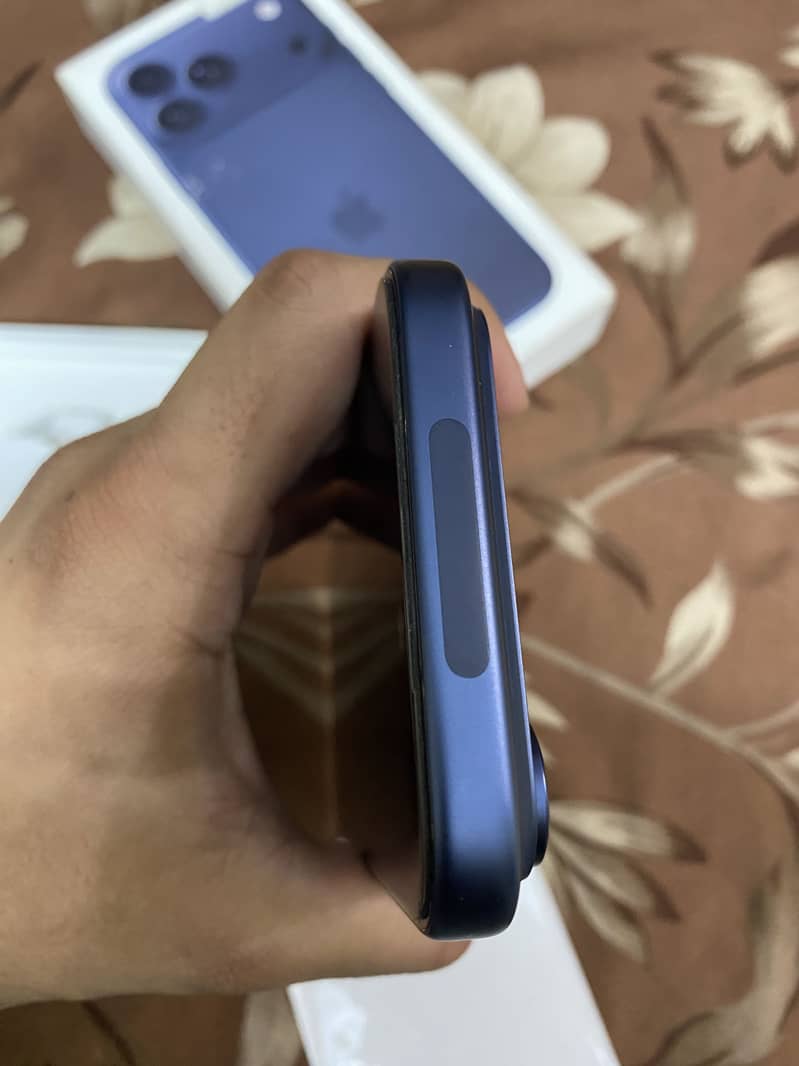Apple iPhone 17 Pro Max 2