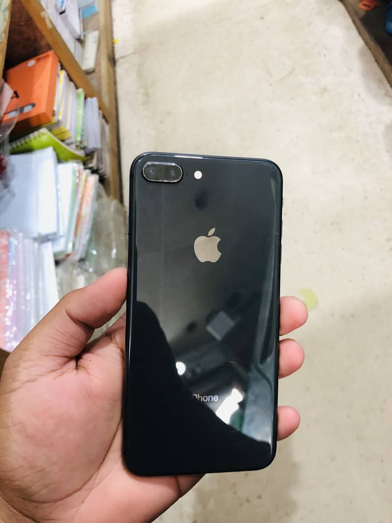 Apple iPhone 8 Plus 0